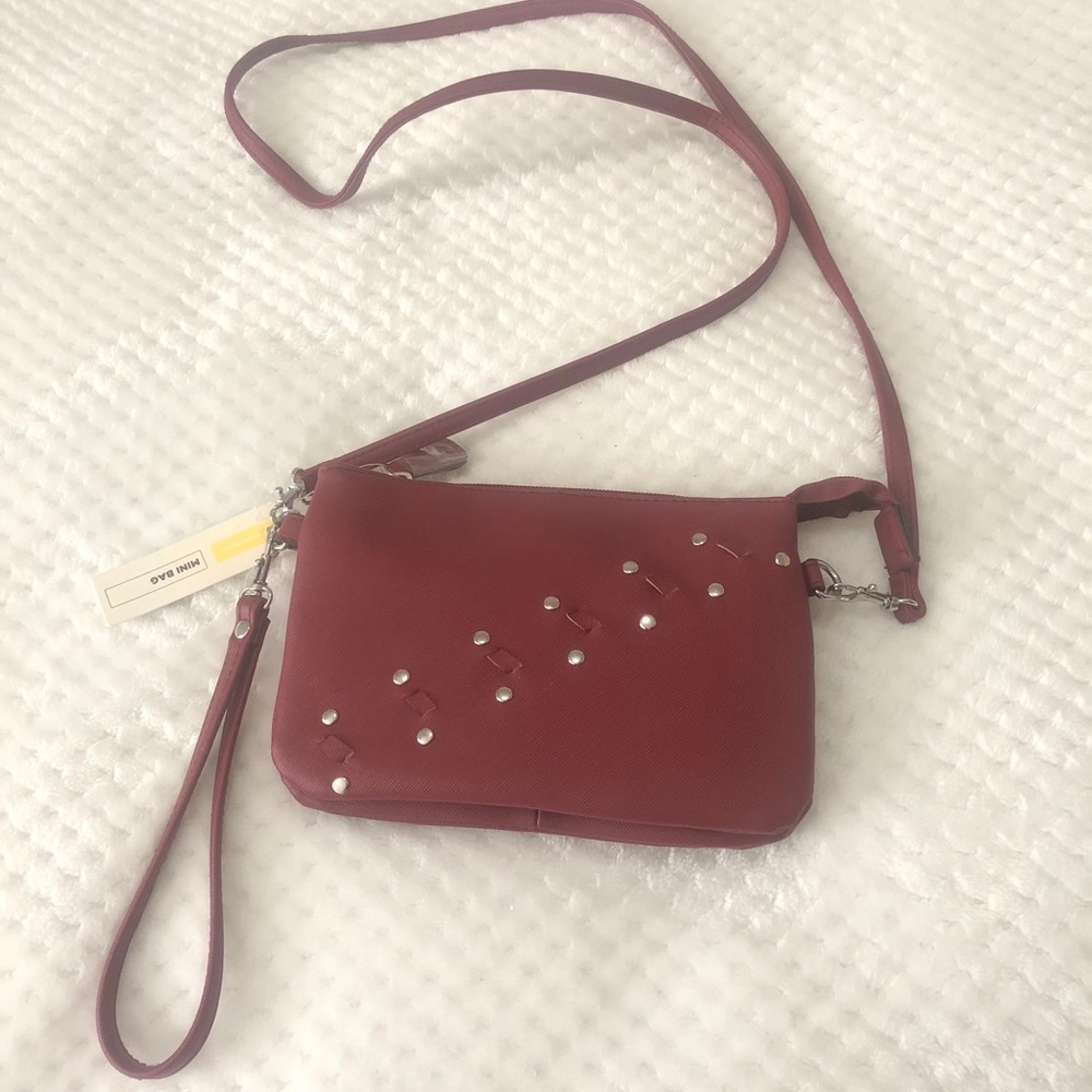 Body-Cross/Wristlet Purse.